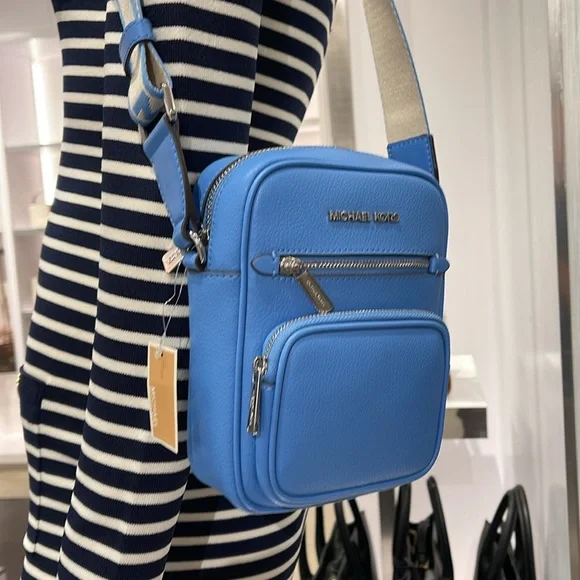 MICHAEL KORS Jet Set Medium Leather Crossbody Bag Flight
Sth Pacific
NWT - Picture 14 of 16